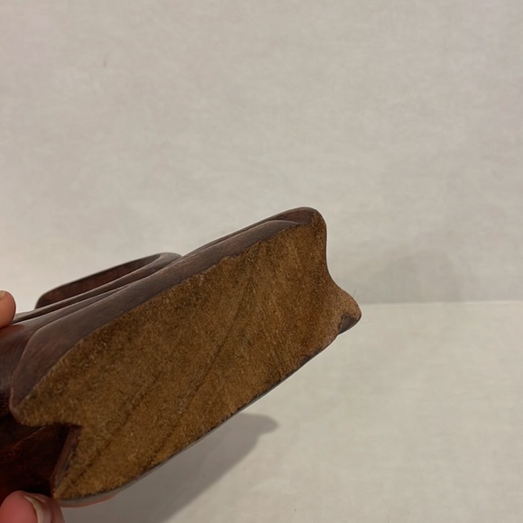 Hand Carved Abstract Wooden Kissing Couple Art Shelf Decor - Picture 9 of 9